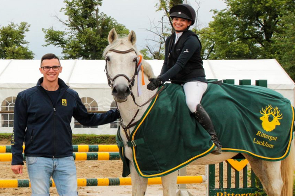 Wir sind Sponsor beim Reitsport